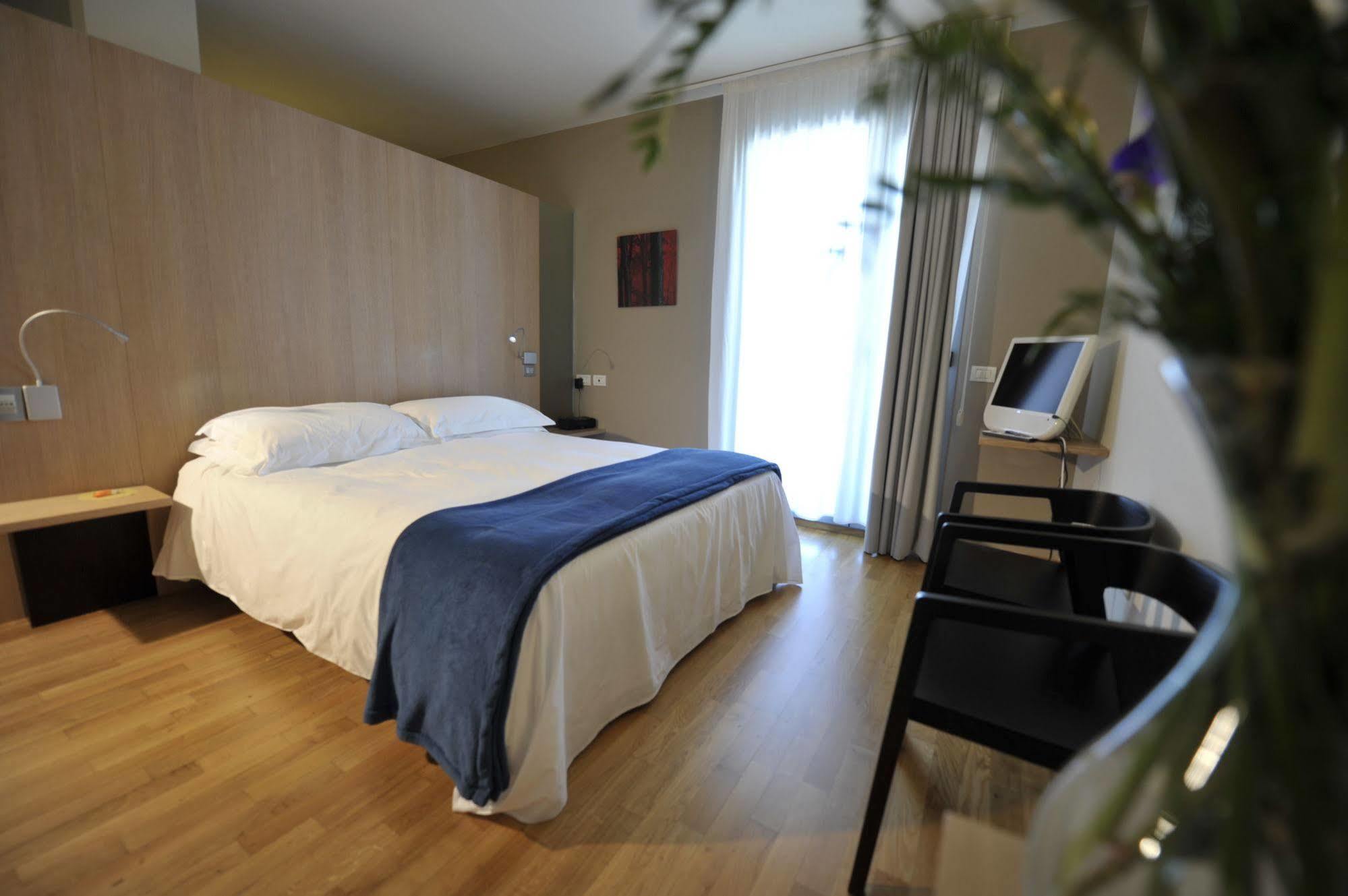 Ca' Del Lupo Hotel Montelupo Albese Eksteriør billede