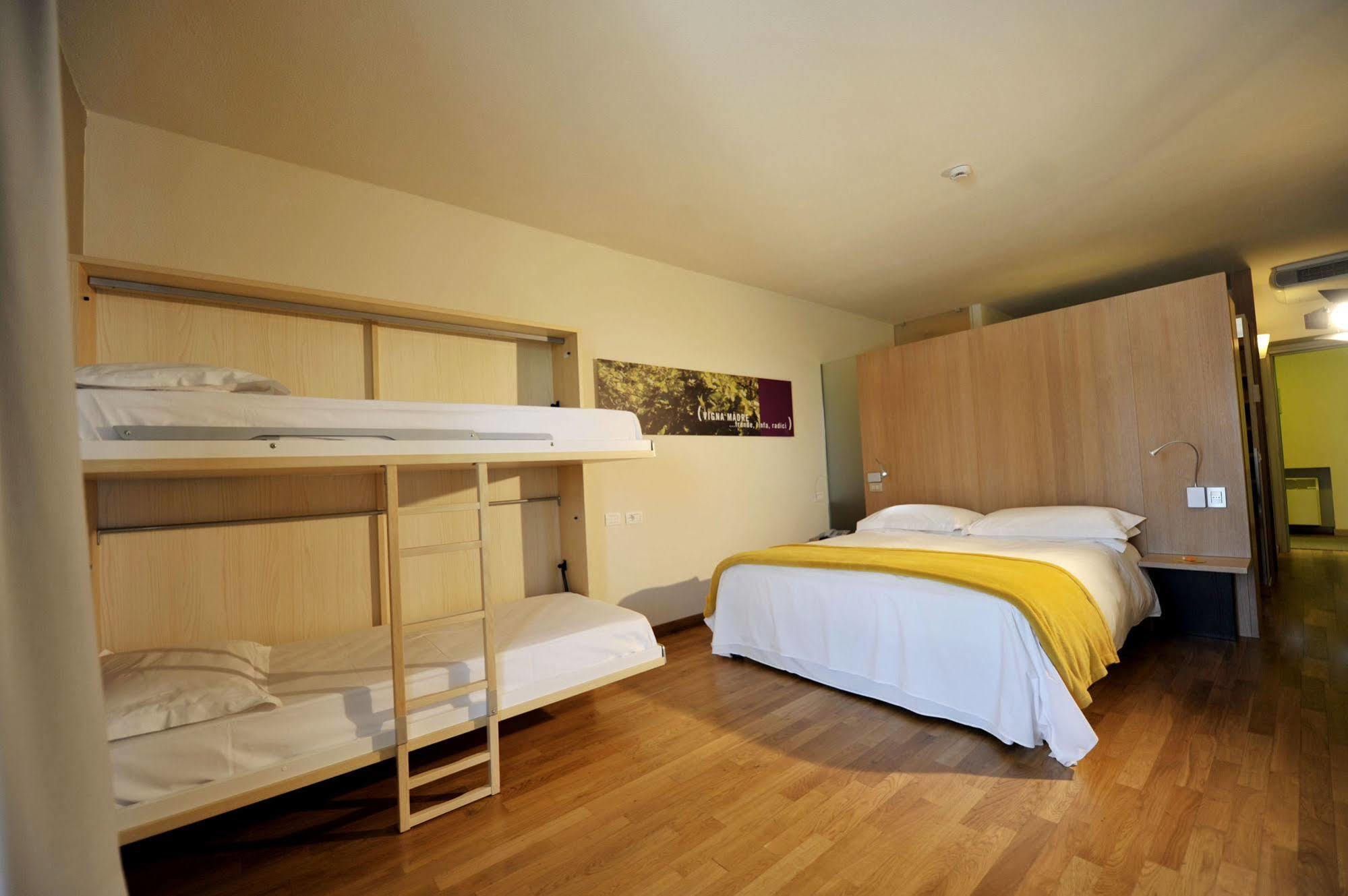 Ca' Del Lupo Hotel Montelupo Albese Eksteriør billede